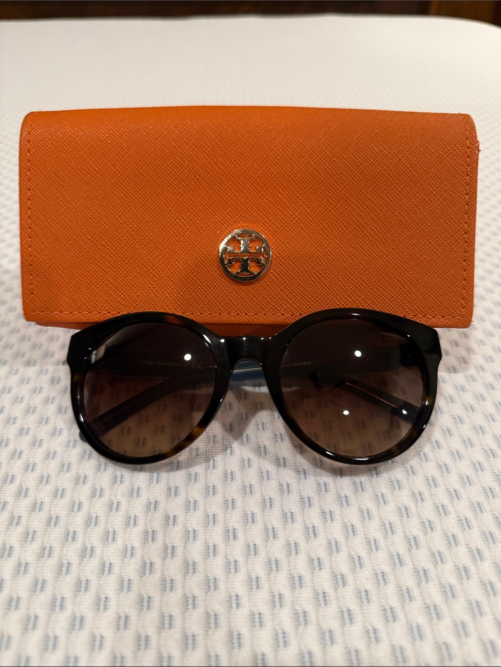 Tory Burch Tortoise Round Sunglasses with Saffiano leather case